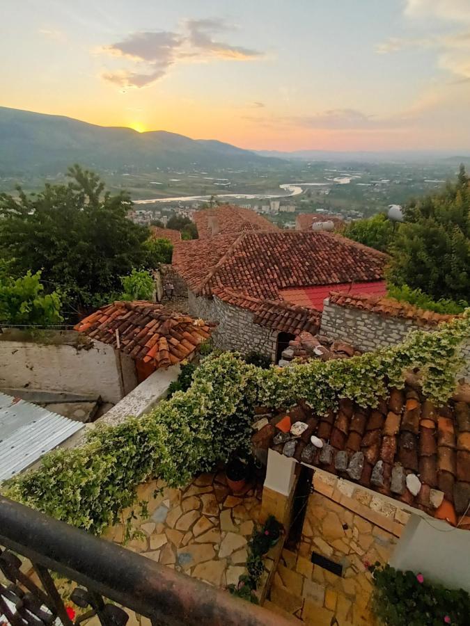 Guest House Luli Berat Exterior photo