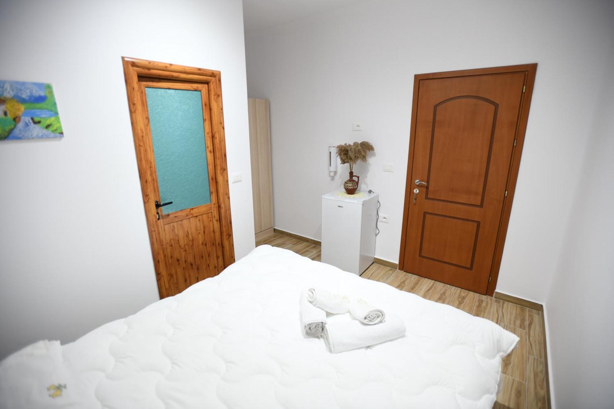 Guest House Luli Berat Exterior photo